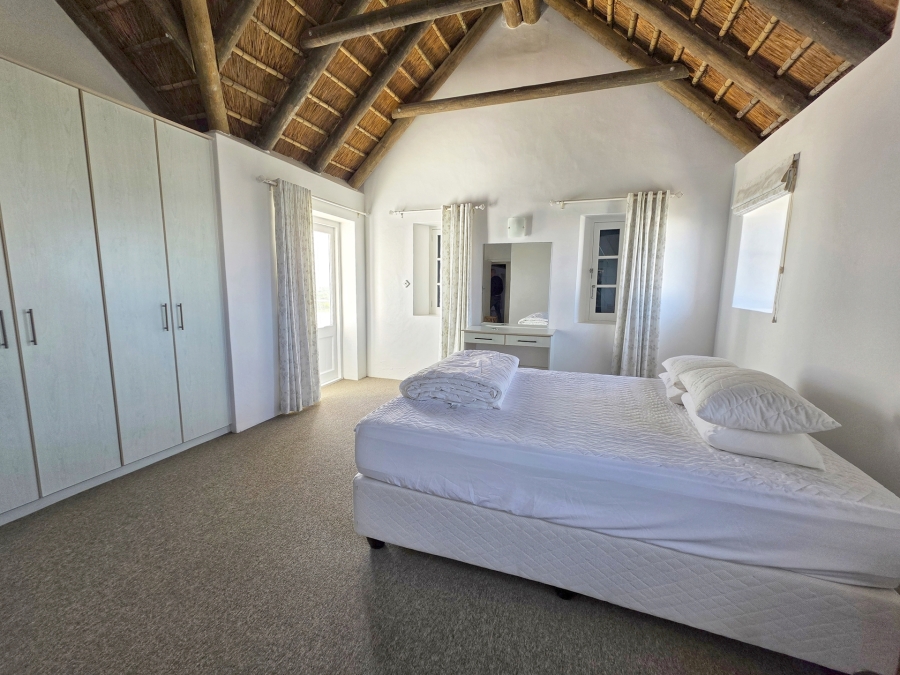 5 Bedroom Property for Sale in Struisbaai Western Cape
